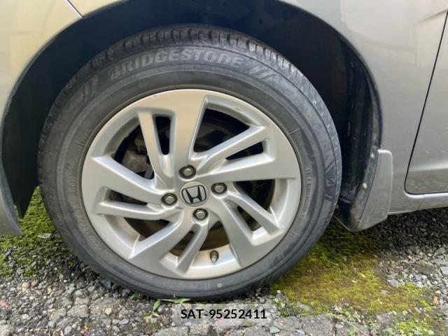 Honda FIT HYBRID 2014-10 8879770-12