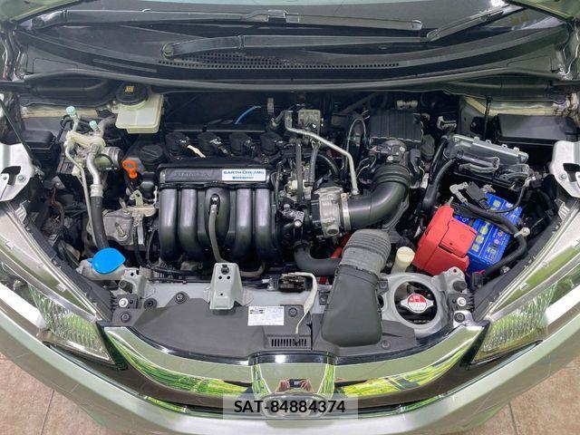 Honda FIT HYBRID 2017-01 8879754-17