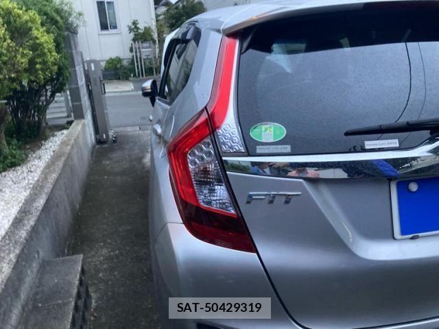 Honda FIT HYBRID 2013-12 8879775-9