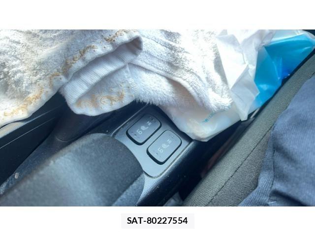 Honda FIT HYBRID 2016-04 8879760-13
