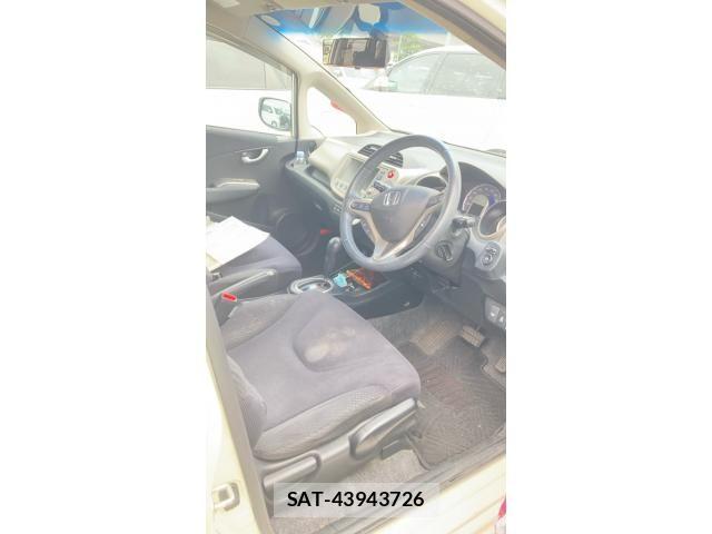 Honda FIT HYBRID 2011-10 8879778-9