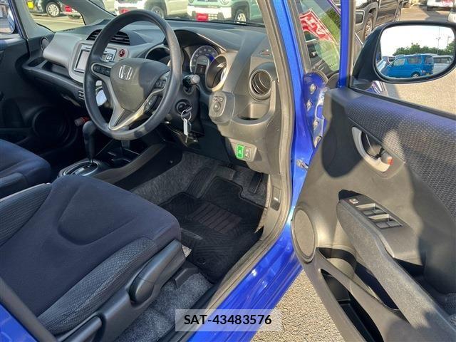 Honda FIT HYBRID 2011-09 8879763-21
