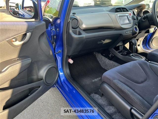 Honda FIT HYBRID 2011-09 8879763-22