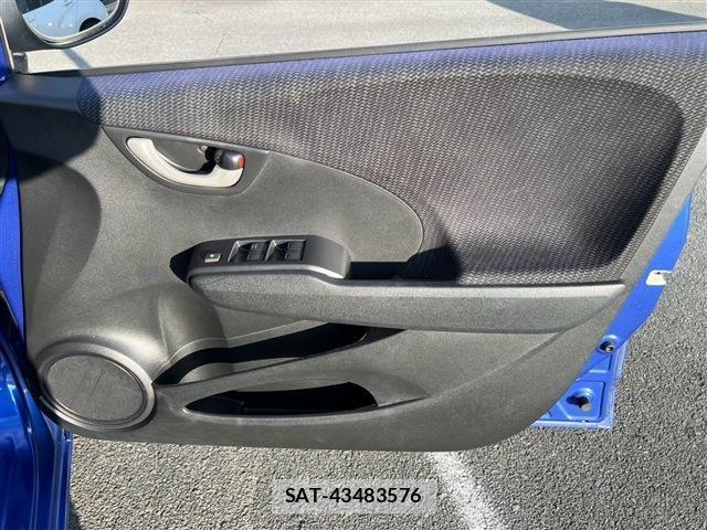 Honda FIT HYBRID 2011-09 8879763-23