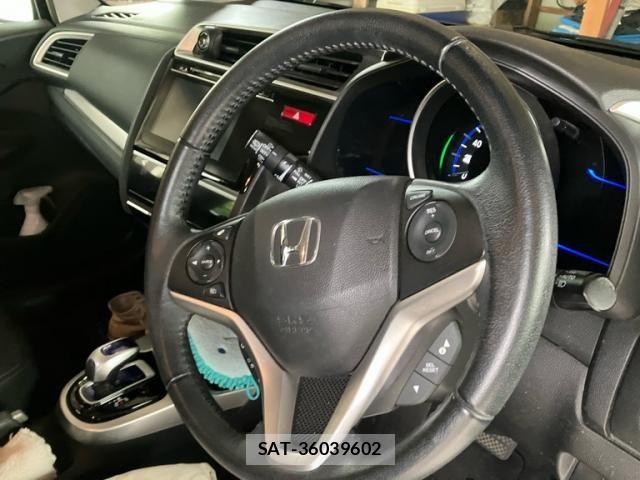 Honda FIT HYBRID 2015-09 8879768-15