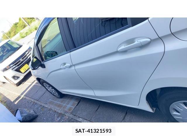 Honda FIT HYBRID 2015-12 8879765-3