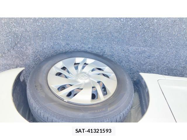 Honda FIT HYBRID 2015-12 8879765-6