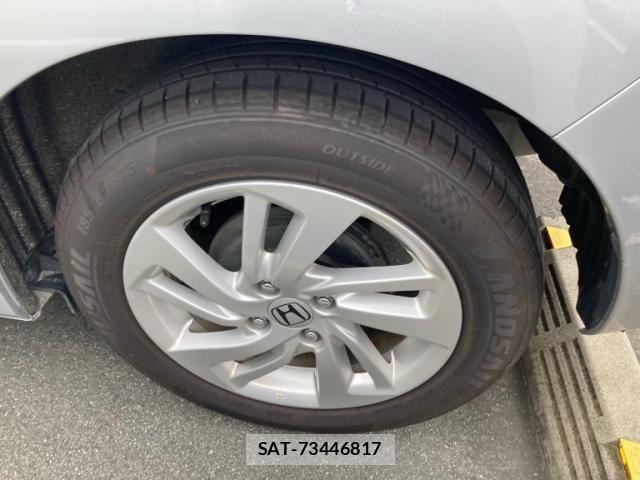 Honda FIT HYBRID 2015-04 8879766-7
