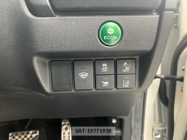 Honda FIT HYBRID 2018-01 8879756-14