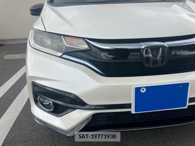 Honda FIT HYBRID 2018-01 8879756-2