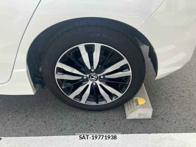 Honda FIT HYBRID 2018-01 8879756-5