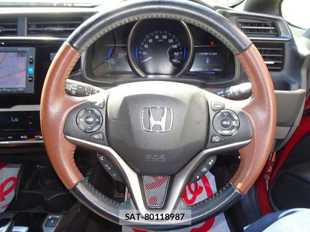 Honda FIT HYBRID 2017-07 8883619-20