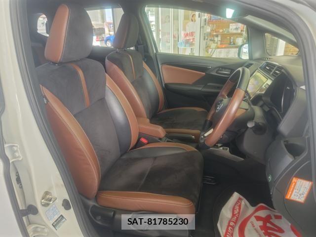 Honda FIT HYBRID 2019-09 8883618-24