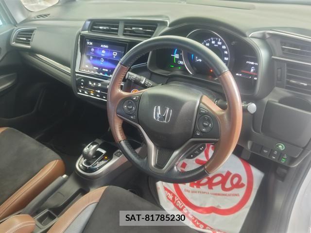 Honda FIT HYBRID 2019-09 8883618-26