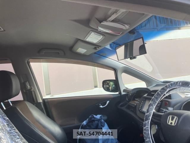 Honda FIT SHUTTLE 2011-11 8524888-11