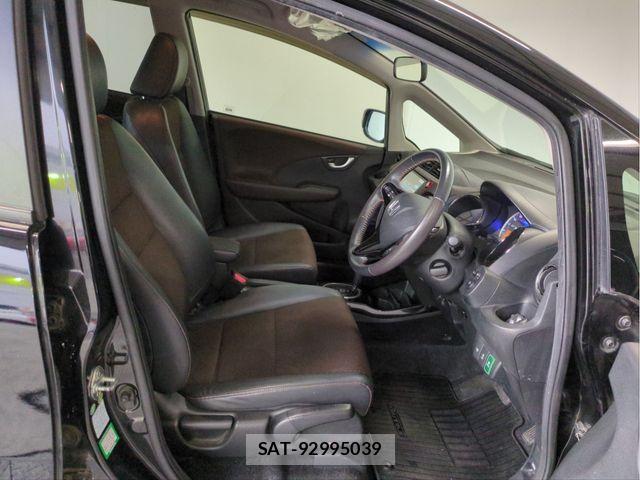 Honda FIT SHUTTLE HYBRID 2013-04 6905192-26