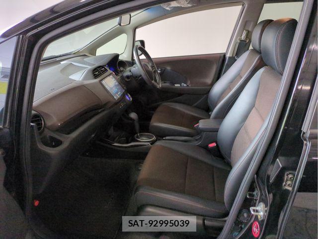 Honda FIT SHUTTLE HYBRID 2013-04 6905192-3