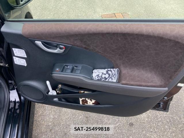 Honda FIT SHUTTLE HYBRID 2013-12 7332689-13