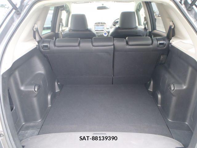 Honda FIT SHUTTLE HYBRID 2012-09 7357778-11