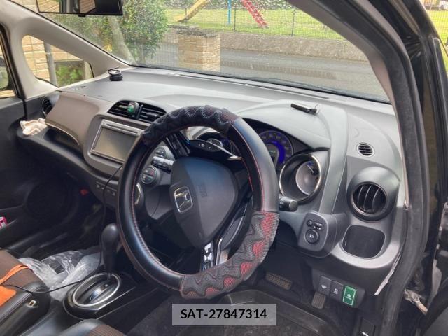 Honda FIT SHUTTLE HYBRID 2013-07 7616598-13
