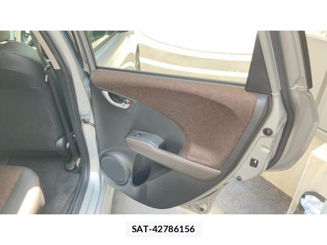 Honda FIT SHUTTLE HYBRID 2014-11 8073784-11