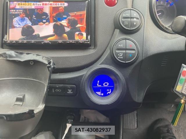 Honda FIT SHUTTLE HYBRID 2012-10 8335851-11