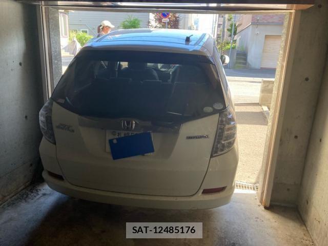 Honda FIT SHUTTLE HYBRID 2011-10 8335852-2