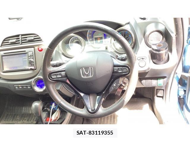 Honda FIT SHUTTLE HYBRID 2013-10 8412468-8