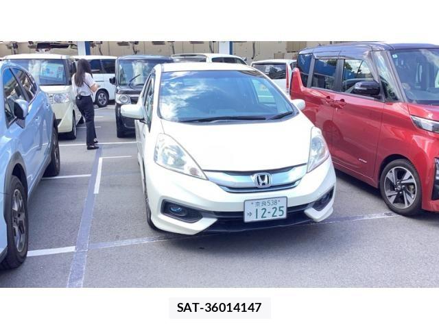 Honda FIT SHUTTLE HYBRID 2013-11 8524889-0