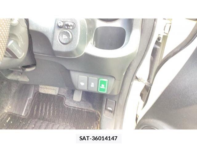 Honda FIT SHUTTLE HYBRID 2013-11 8524889-11