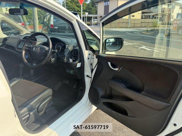 Honda FIT SHUTTLE HYBRID 2013-06 8561930-28
