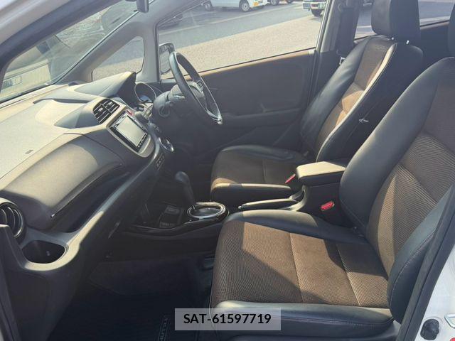 Honda FIT SHUTTLE HYBRID 2013-06 8561930-3