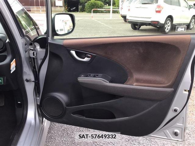 Honda FIT SHUTTLE HYBRID 2012-04 8626804-25