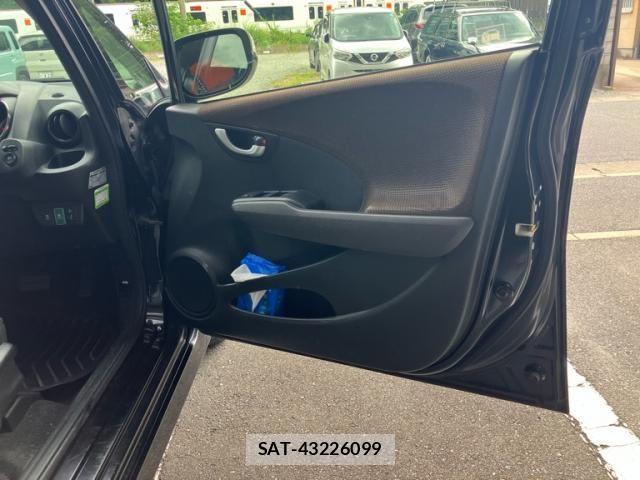Honda FIT SHUTTLE HYBRID 2013-02 8742172-17