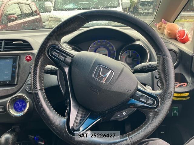 Honda FIT SHUTTLE HYBRID 2013-09 8780297-13