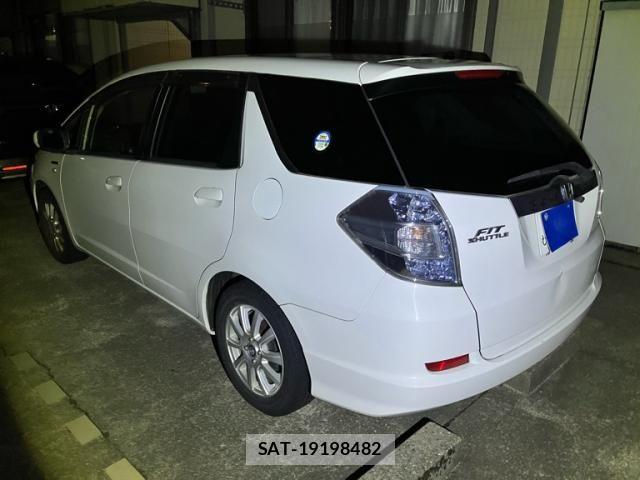 Honda FIT SHUTTLE HYBRID 2013-08 8840996-9