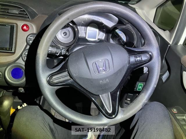 Honda FIT SHUTTLE HYBRID 2013-08 8840996-17