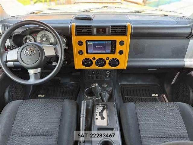 Toyota FJ CRUISER 2012-12 7020485-1