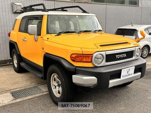Toyota FJ CRUISER 2011-02 519924-9