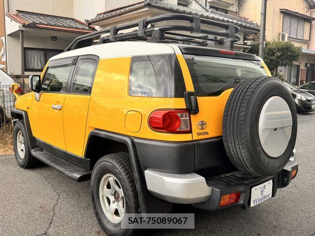 Toyota FJ CRUISER 2011-02 519924-6