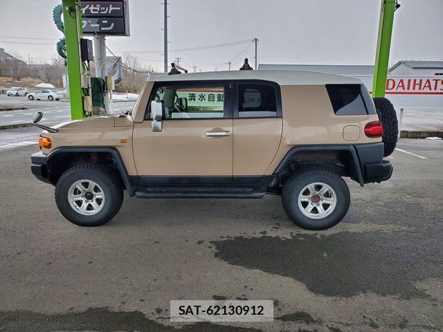Toyota FJ CRUISER 2012-01 729282-4