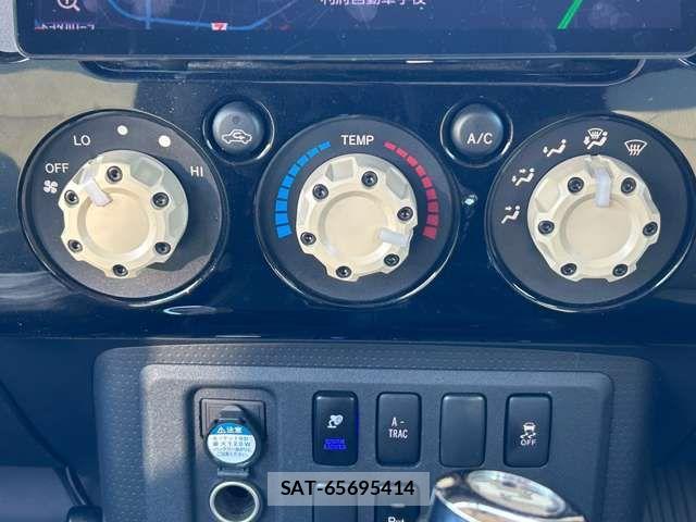 Toyota FJ CRUISER 2018-03 768594-11