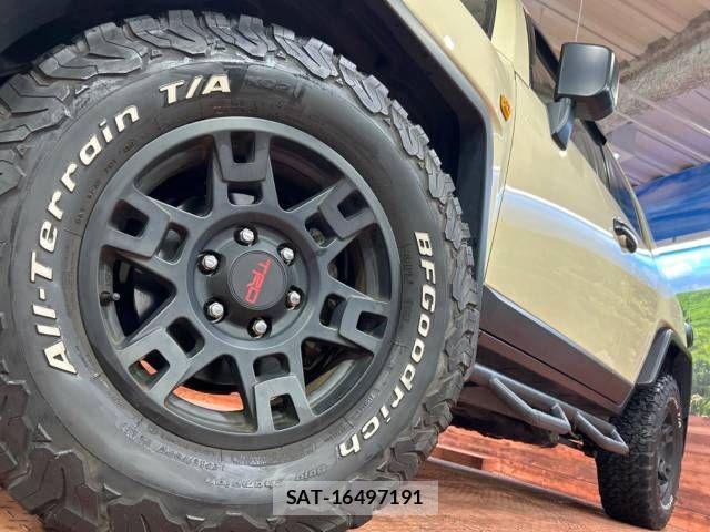Toyota FJ CRUISER 2018-01 812502-12