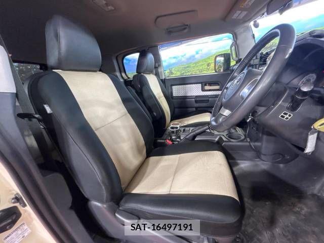 Toyota FJ CRUISER 2018-01 812502-7