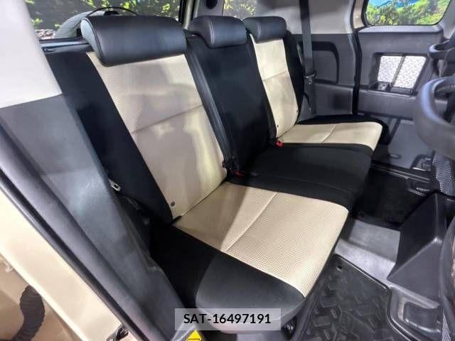 Toyota FJ CRUISER 2018-01 812502-8