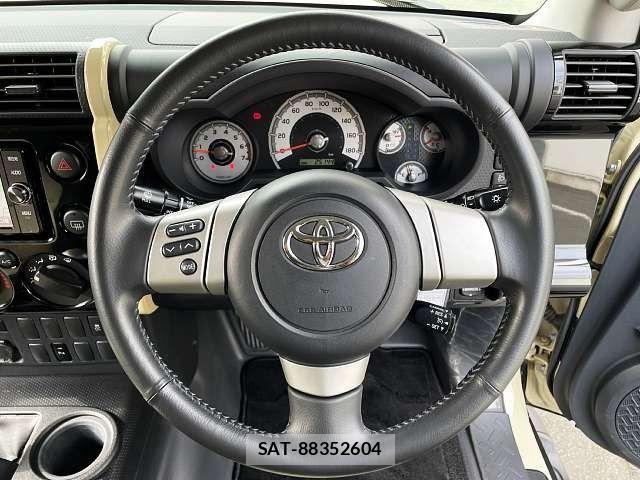 Toyota FJ CRUISER 2018-01 812501-4
