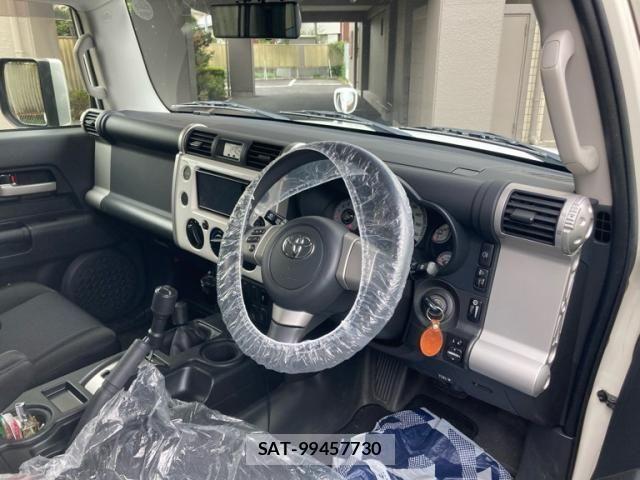 Toyota FJ CRUISER 2017-06 1301793-17