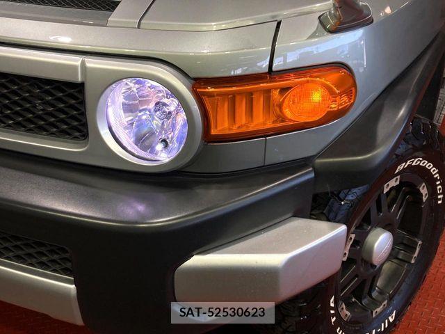 Toyota FJ CRUISER 2011-10 1402401-11