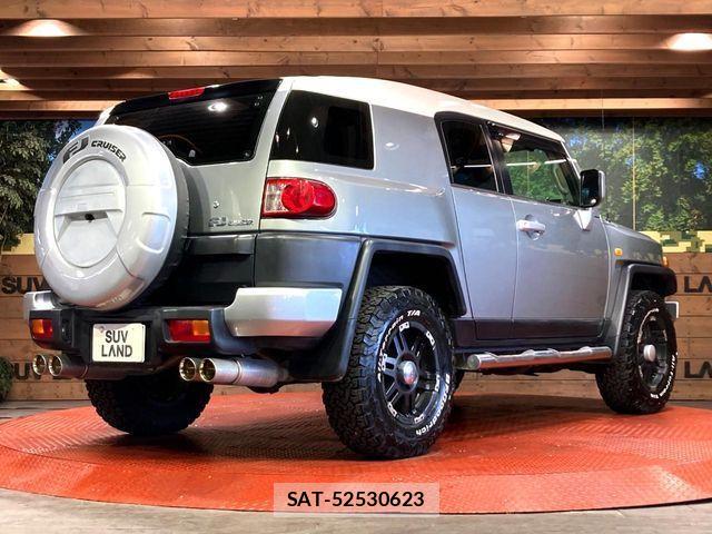 Toyota FJ CRUISER 2011-10 1402401-16