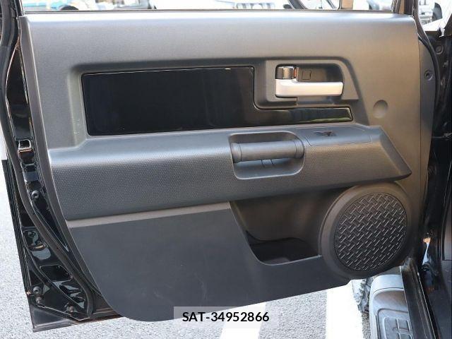 Toyota FJ CRUISER 2015-01 1472462-16